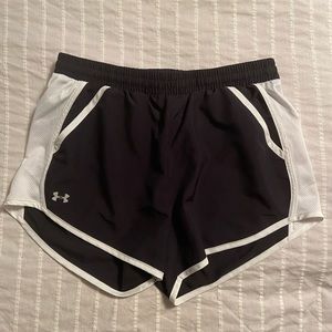 Under Armour - S - athletic shorts